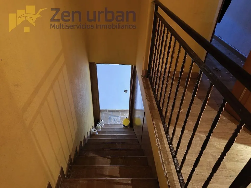 Toad - Semi-Detached House with Terrace in Escalona