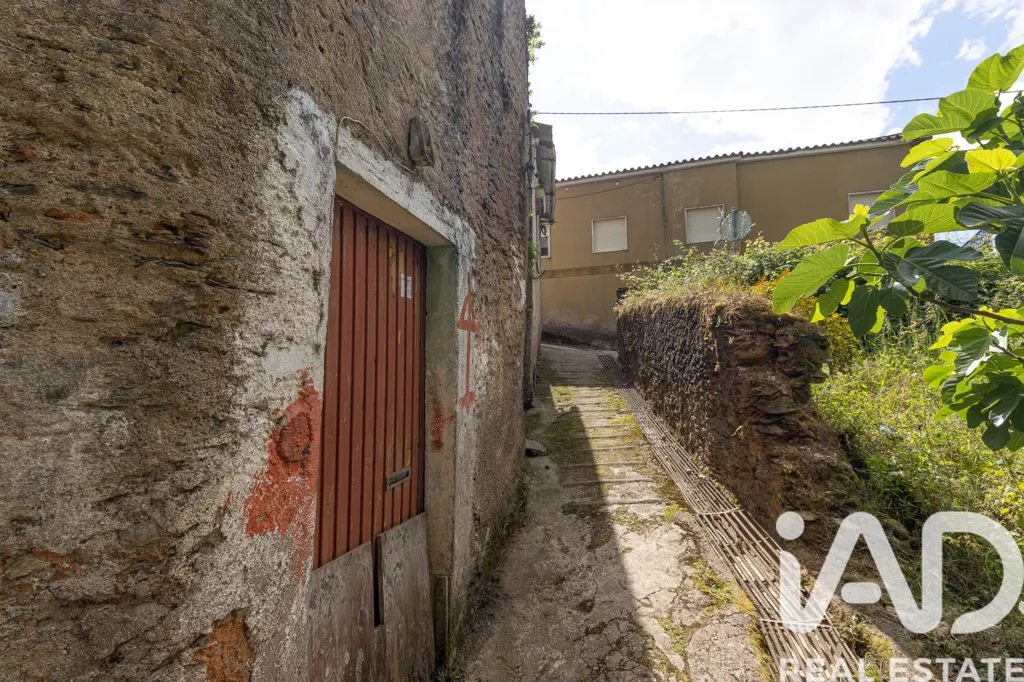 Jardin - Geminada Properties for Reconstruction near Coimbra