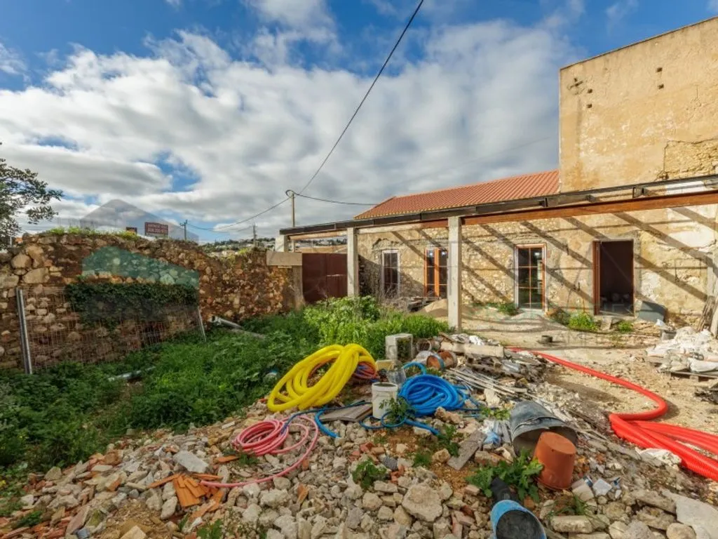 Aed - Luxury Mansion with Traditional Design in Boliqueime