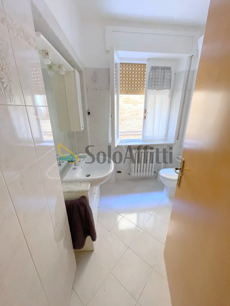 Vannitoad - Furnished Triplex near Piazza Dante, Osimo