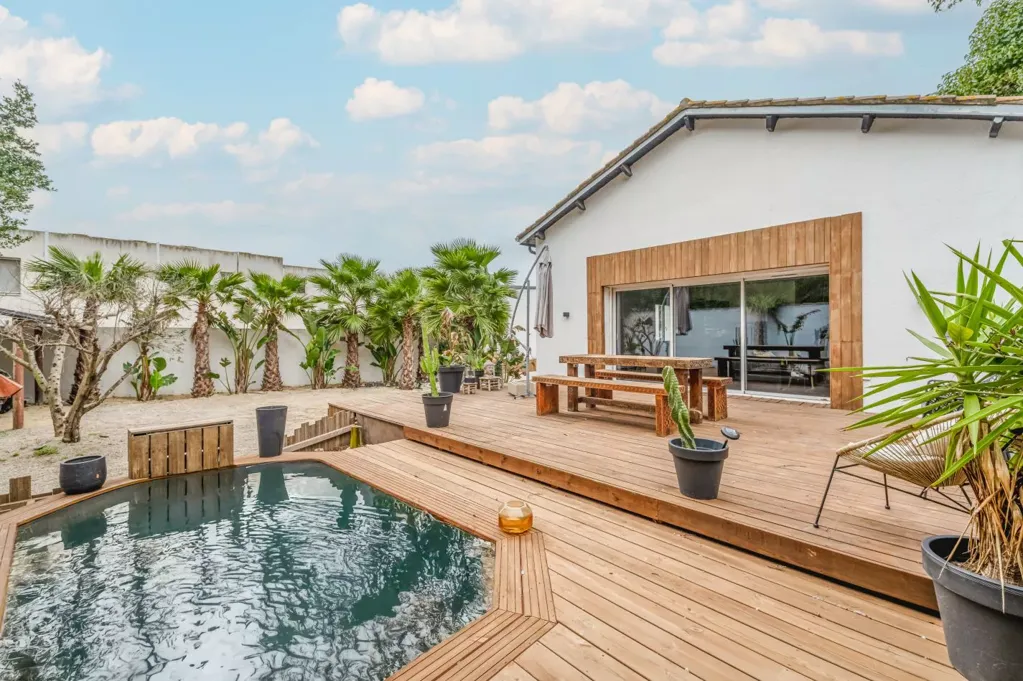 Bassein - Single-Storey Villa with Pool in Agde