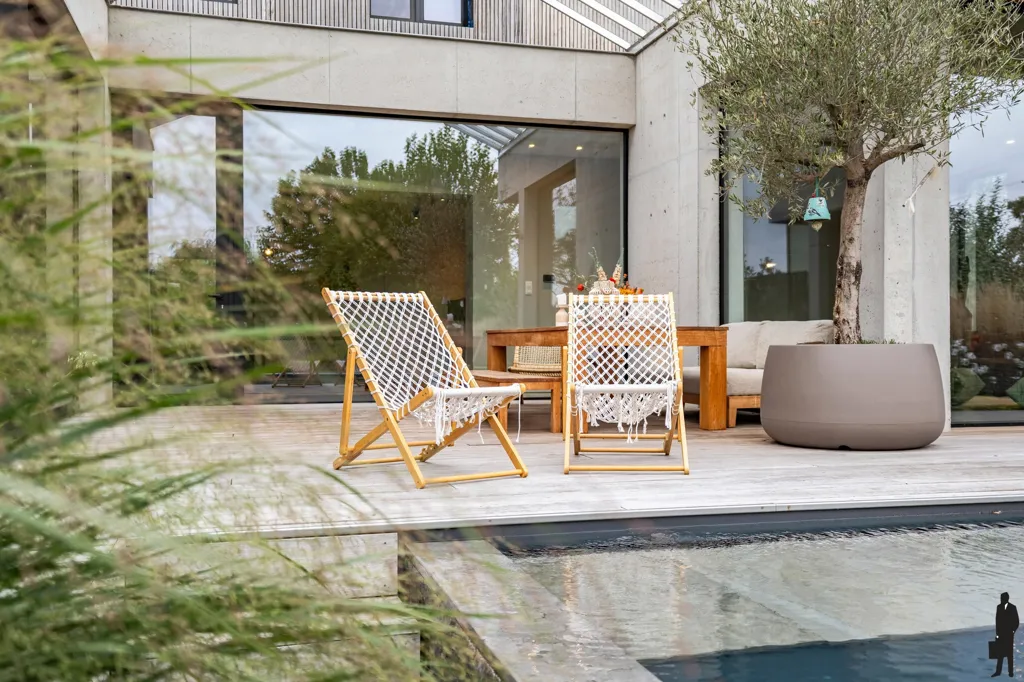 Bassein - Architect's Villa with Infinity Pool in Olmen