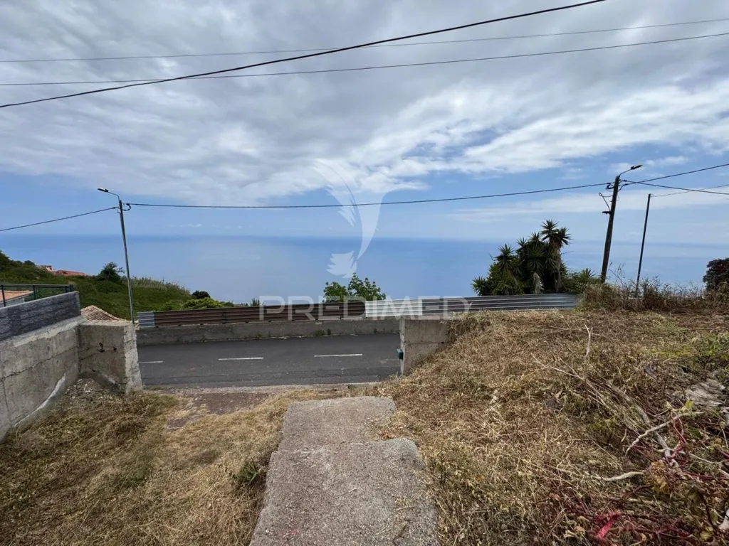 Aed - Sea View Plot in Zona das Neves, Funchal