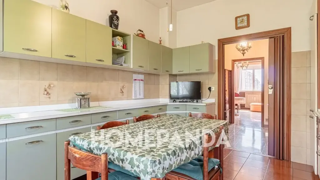 Köök - Apartment with Dual Balconies in Turin