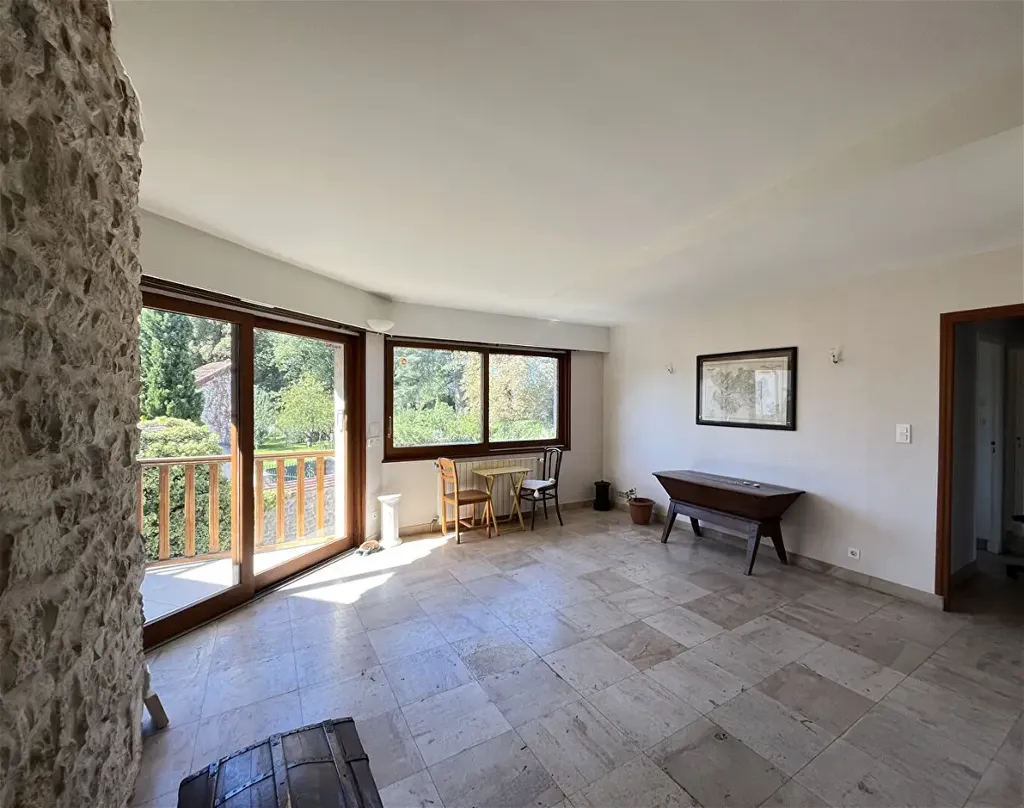 13-room apartment in Decize