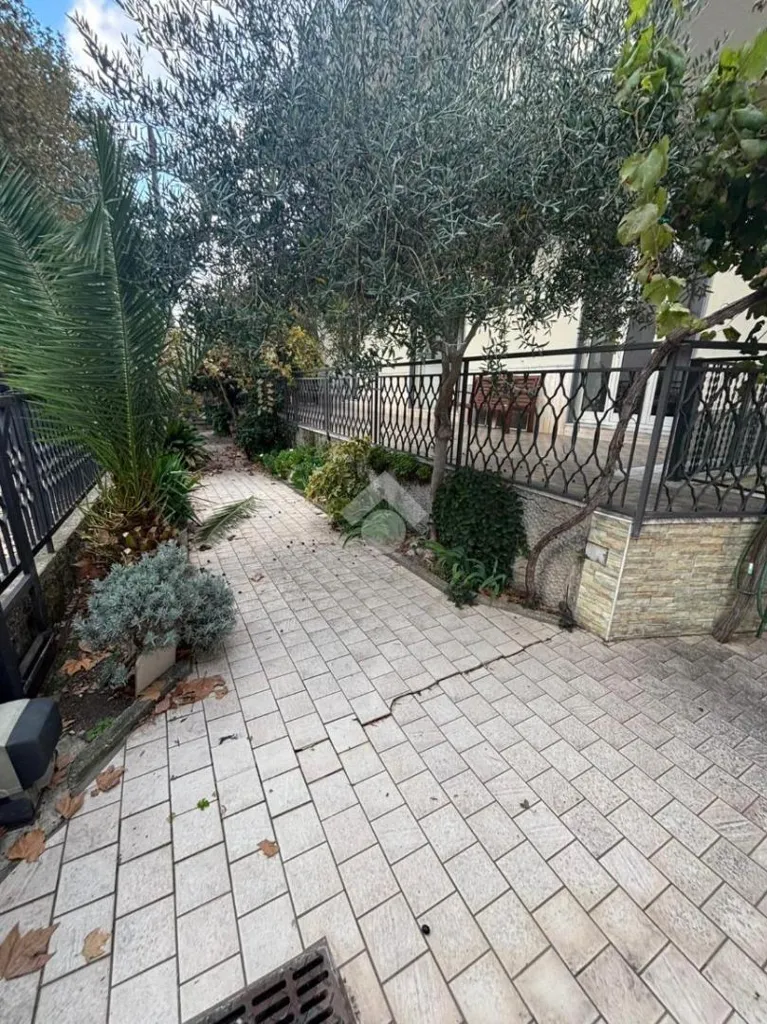 Aed - Characterful Apartment with Balcony in Lauro