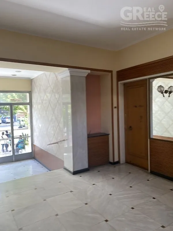 Entrée - Renovated Studio with Park View in Athens Centre