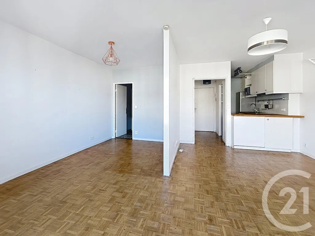 Séjour - Appartement avec Balcon et Vue Dégagée à Villejuif