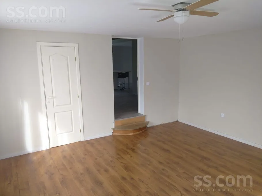 Elutuba - Modern 4-Bedroom Duplex with Private Garden in Tukums