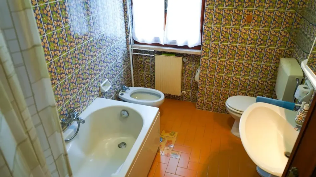 Salles de bain - Apartment with Castle View in Massa