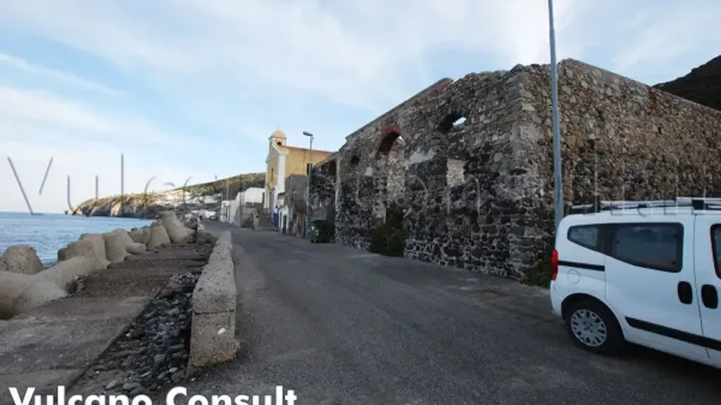 Välivaade - Rustic Seafront Property in Lipari