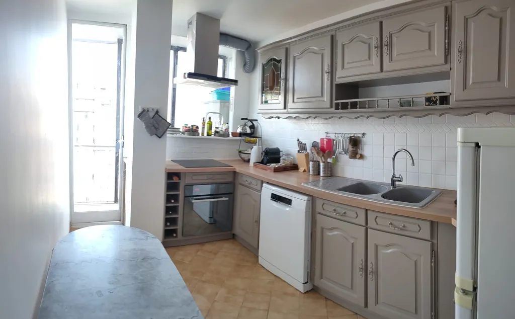 Kitchen - Furnished Flat with Balconies in Boulogne Centre