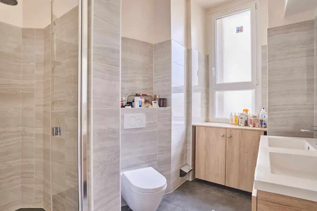 Salles de bain - Appartement Familial avec Balcons au 16e Arrondissement de Paris