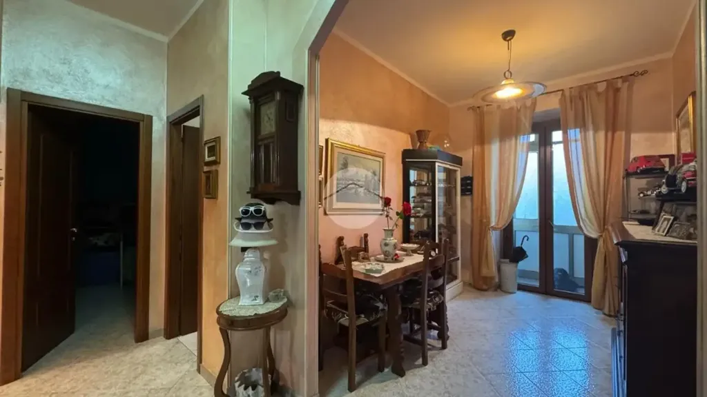 Salle à manger - Rear-Facing Apartment with Balcony in Sassari