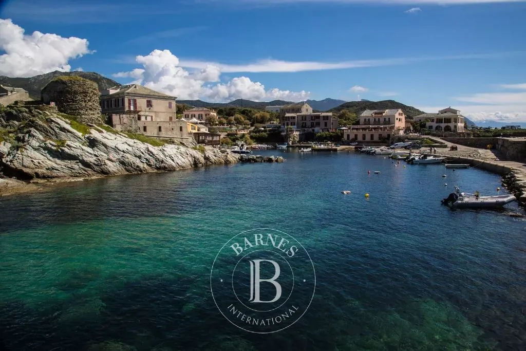 30-Bedroom House with Sea View in Centuri