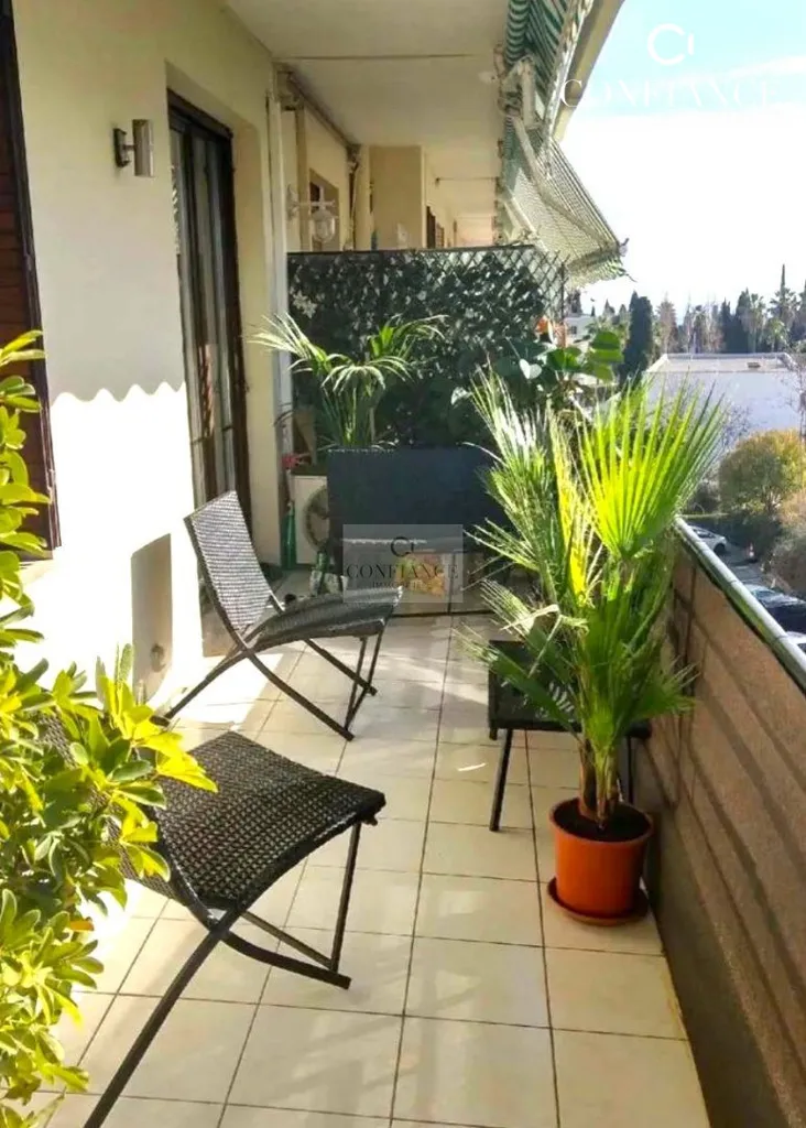Rõdu - 2-Bedroom Apartment with Terrace in Nice West