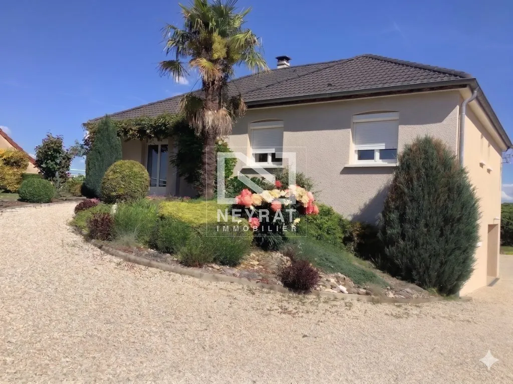 Extérieur - Maison Familiale avec Sous-sol à Izeure
