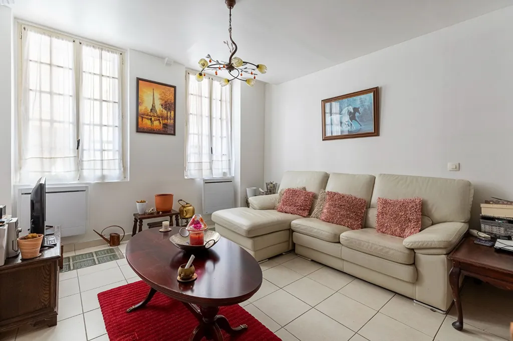 Séjour - Appartement Atypique sur 2 Niveaux à Paris 15