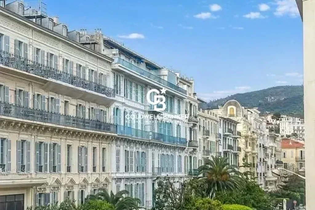 Balcony - Characterful Apartment with Balcony in Nice Centre