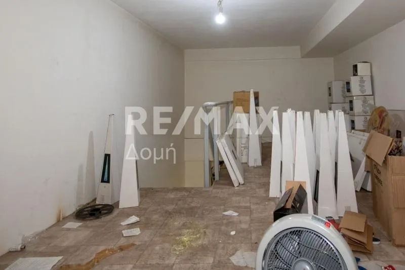 Toad - Commercial Space with Parking in Volos