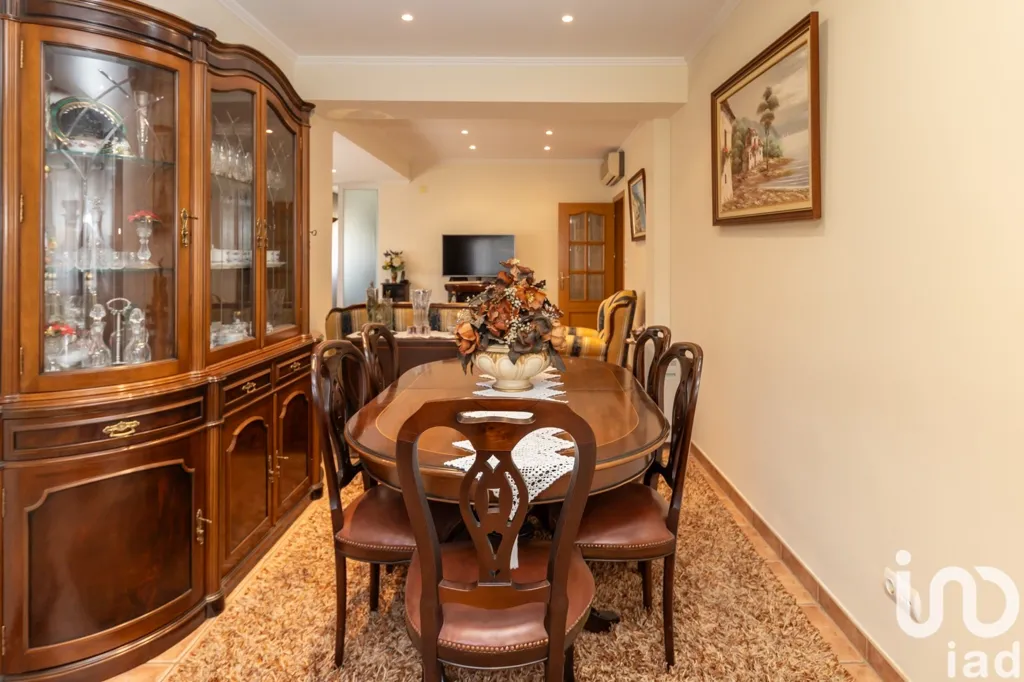 Sala da pranzo - 3-Bedroom Apartment with Ferry Access in Almada