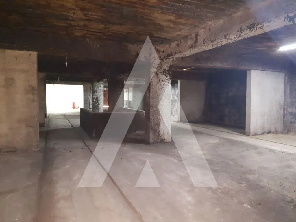 Garage - Historic Wine Cellar with Storage in Anadia