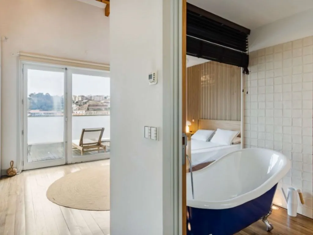 Bedrooms - Luxury Apartment with Pool in Porto