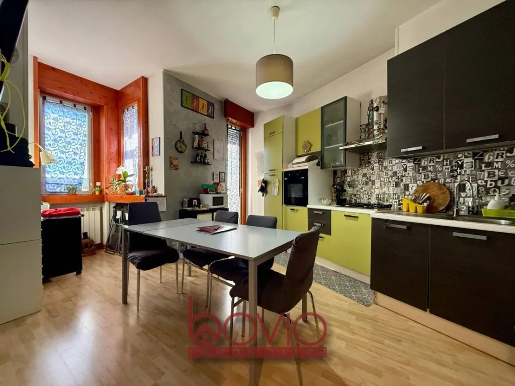 Söögituba - Quadruplex with Balcony in Bertolla, Turin