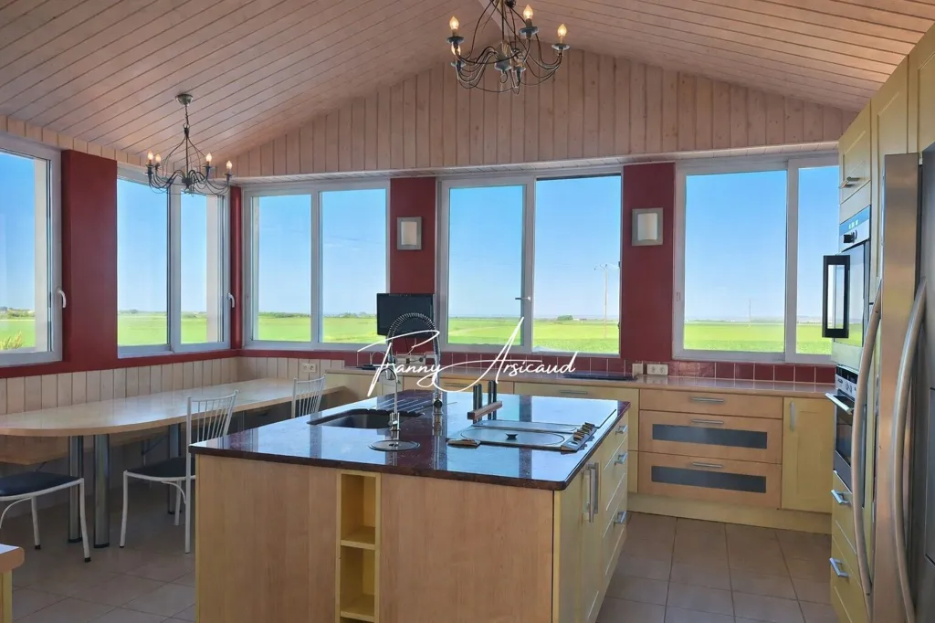Cuisine - Maison avec Vue Mer et Piscine à Esnandes
