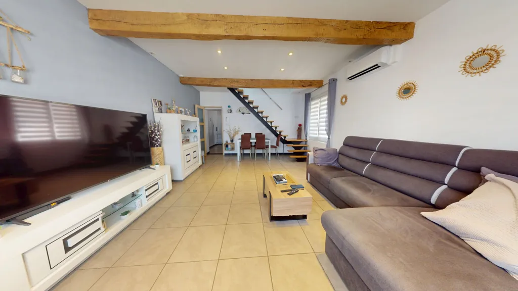 Elutuba - Spacious Townhouse with Garage in City Centre