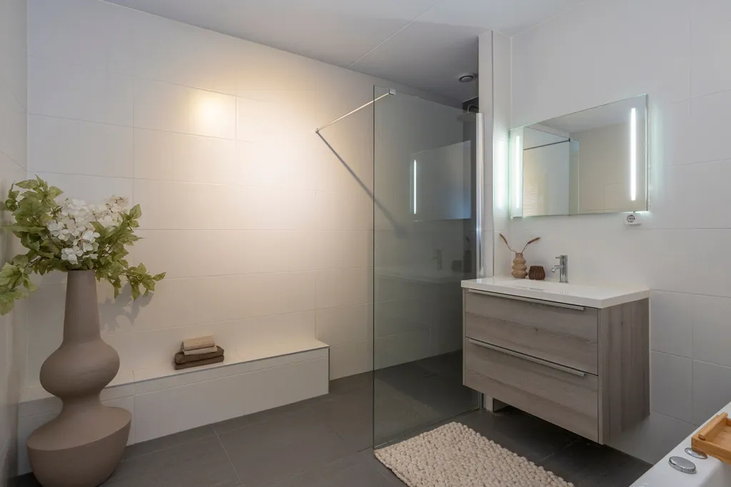 Vannitoad - 3-Bedroom Apartment with Balcony in Utrecht