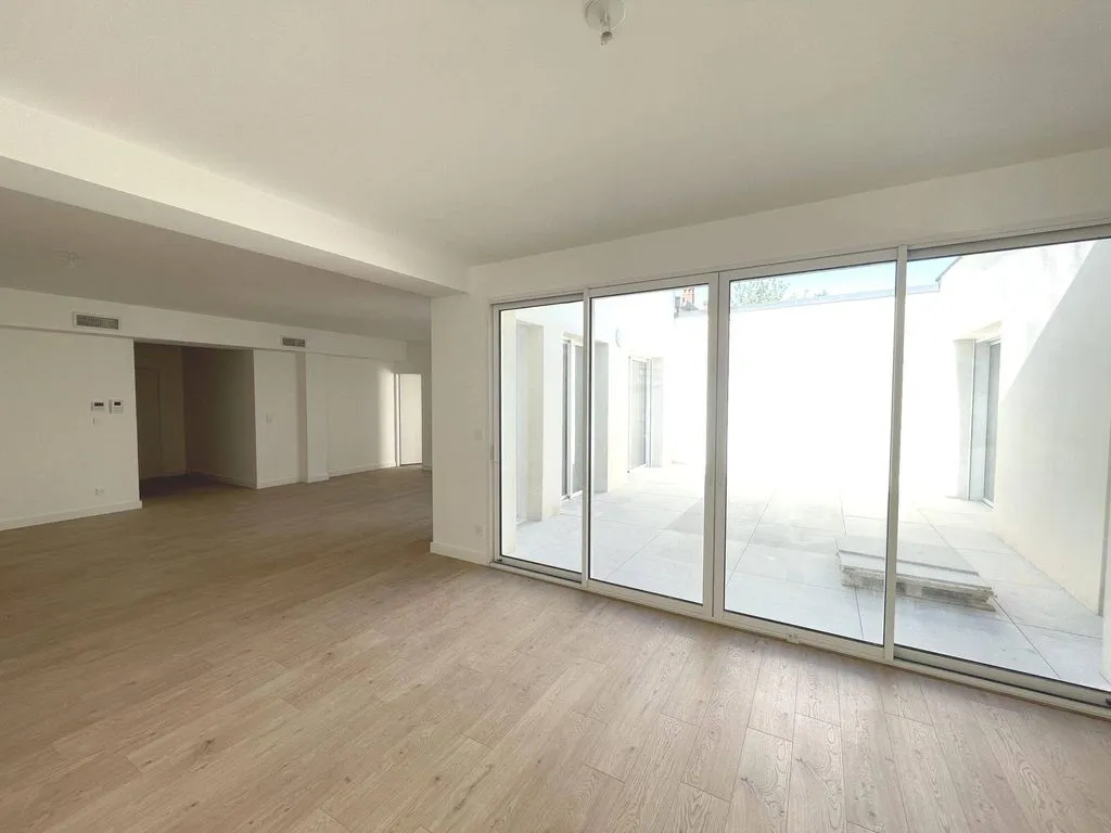 Soggiorno - Renovated Flat with Patio in Bordeaux