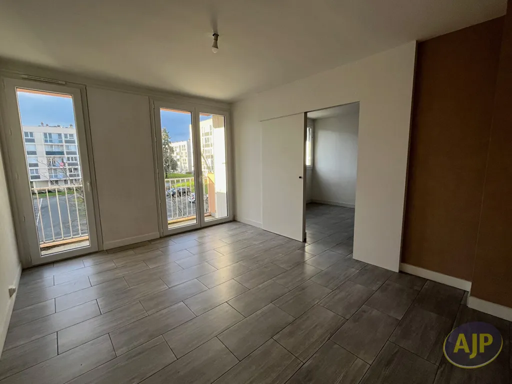 Toad - T3 Apartment with Loggia in Cholet