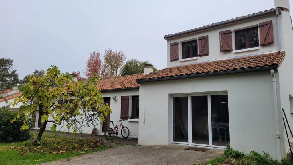 Extérieur - Maison Entièrement Rénovée avec Jardin à Château-Thébaud