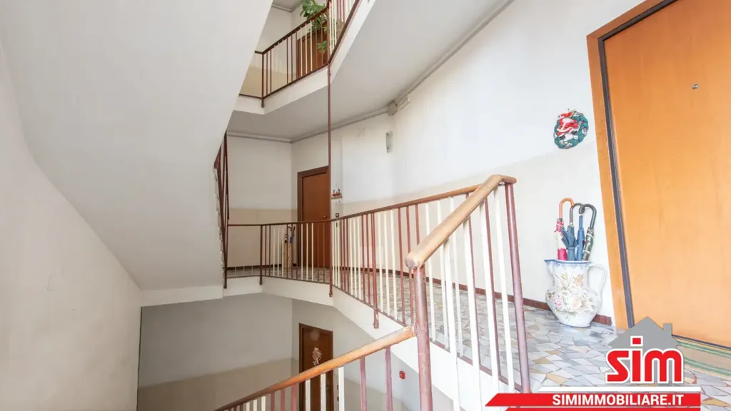 Esik - Fully Furnished Studio in Novara