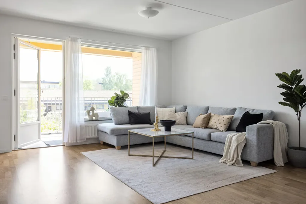 Elutuba - Apartment with South-Facing Balcony in Vallhamra