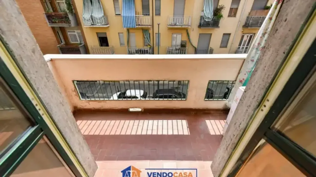 Balcony - Twin-Storey Apartment with Balcony in Turin