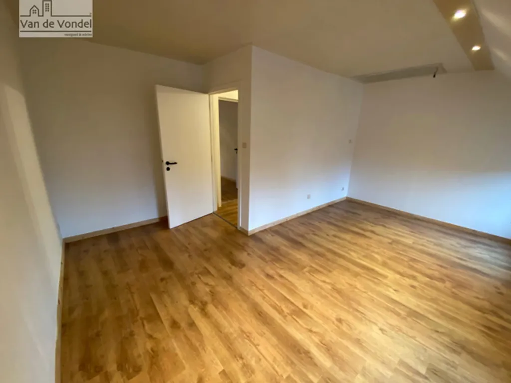 Stanze - Ready-to-Move-in House with Terrace in Erembodegem