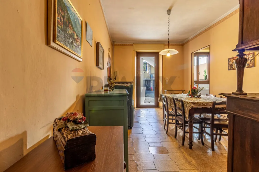 Salle à manger - Triplex Villa with Garden in Occhieppo Superiore