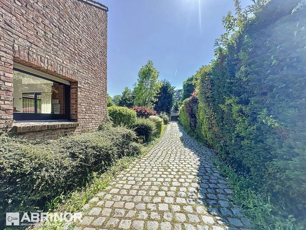 Extérieur - Villa d'Architecte dans un Écrin de Verdure à Wasquehal