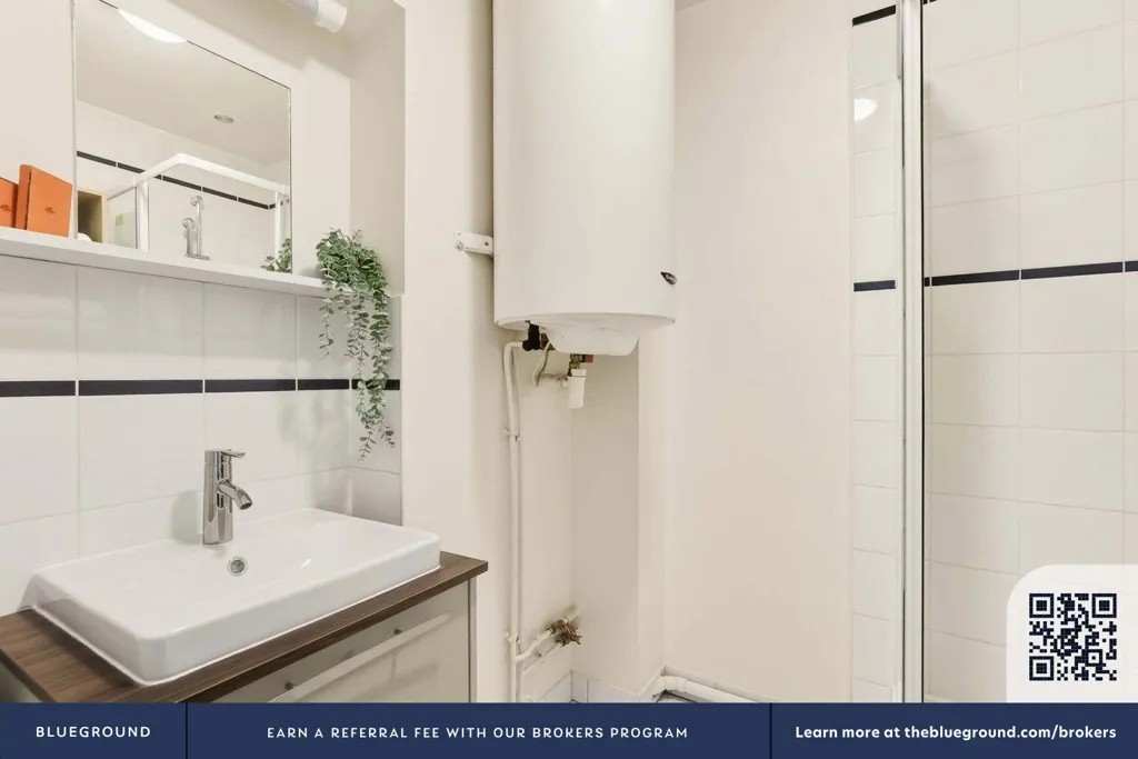 Salles de bain - Appartement Rénové avec Vue sur Montmartre