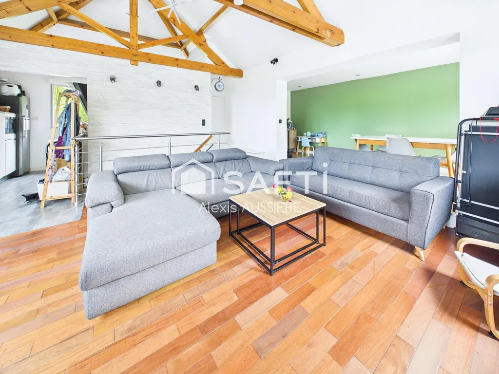 Elutuba - Contemporary House with Garden in Saint-Thibault-des-Vignes