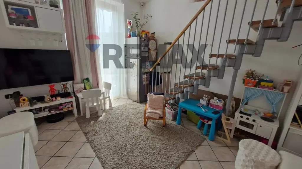 Séjour - Trilocale with Balcony in Varese