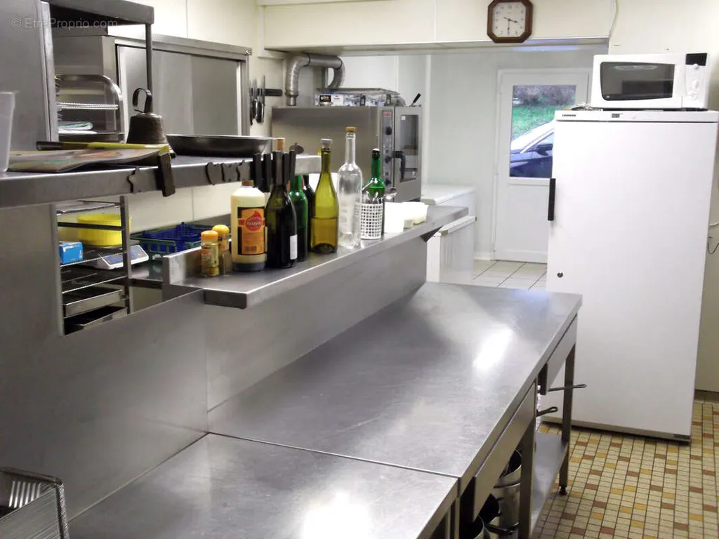 Cucina - Restaurant with Parking in Strategic Location