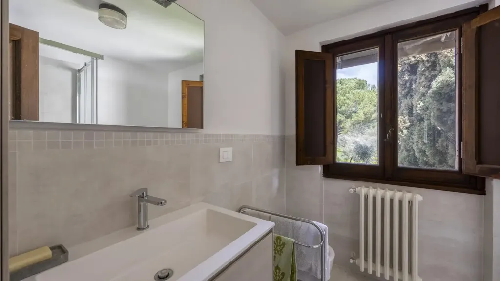Salles de bain - Tuscan Cascina with Olive Grove in Pelago