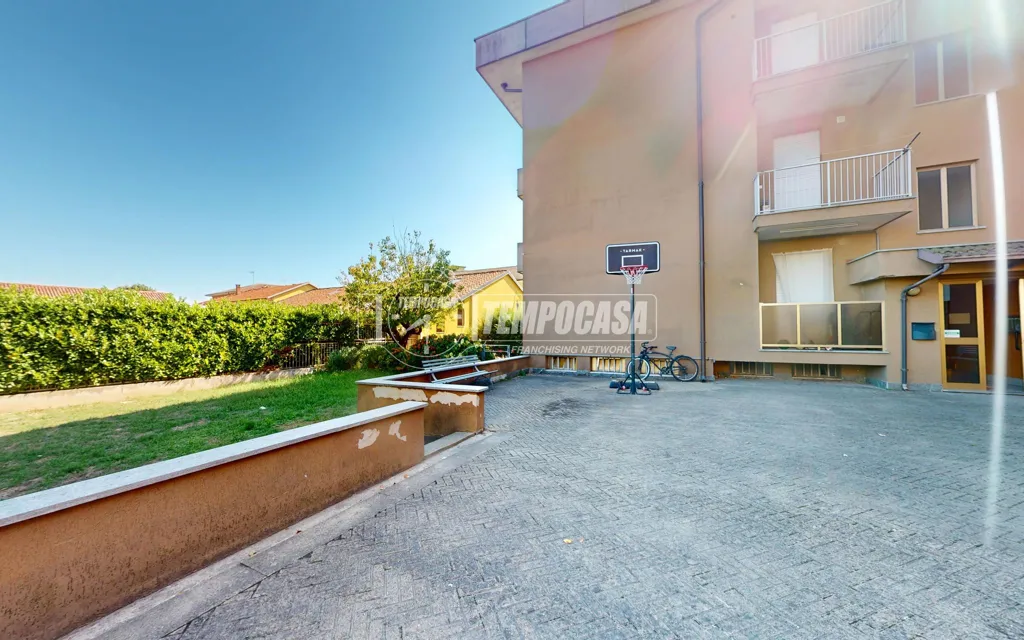 Aed - Fully Rented Flat with Private Garage in Cervere
