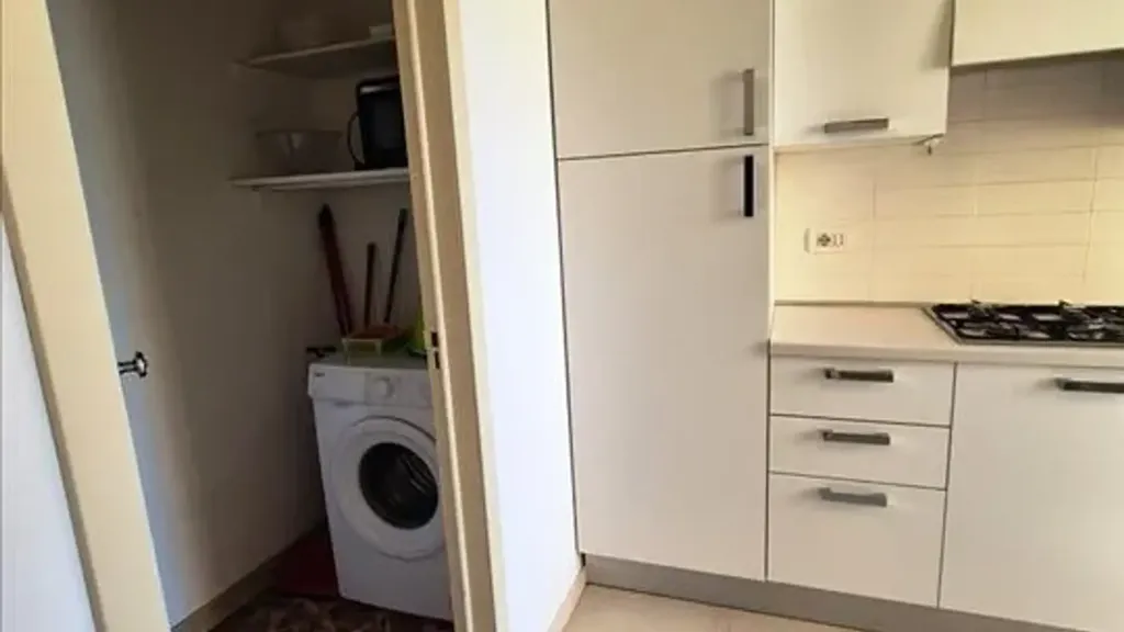 Cuisine - Bright Apartment with Terrace in Siena