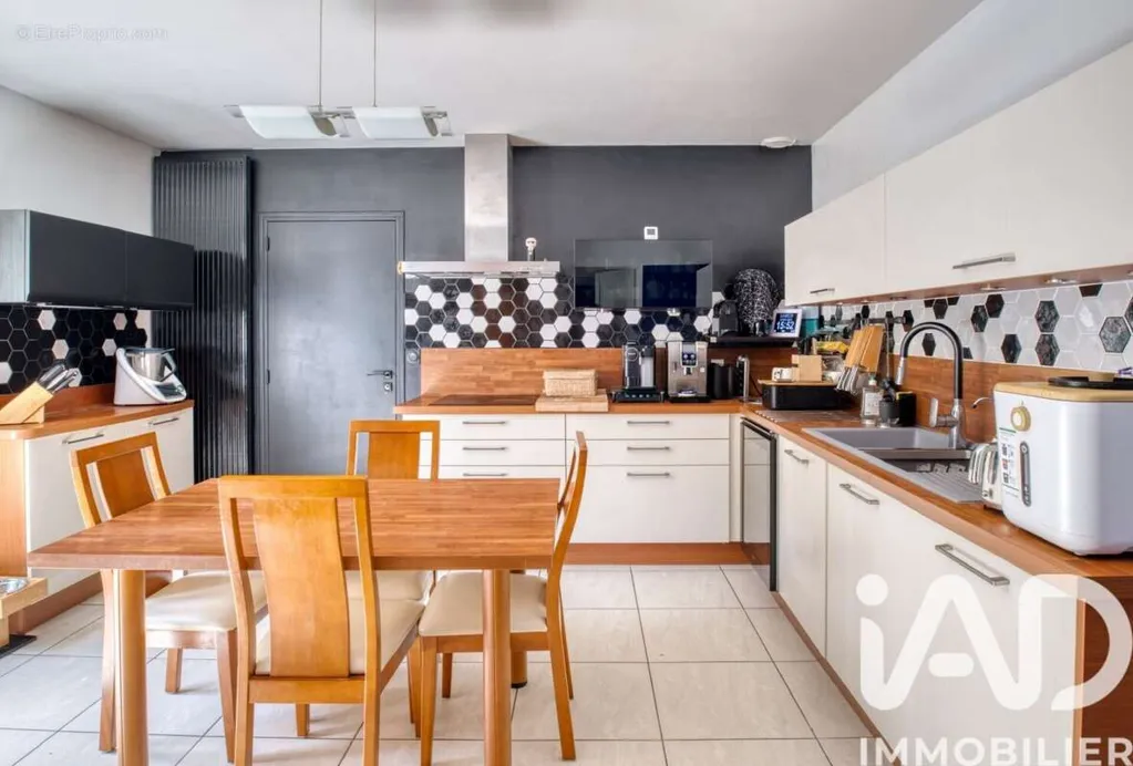 Maison Familiale avec Piscine à Pierrefonds