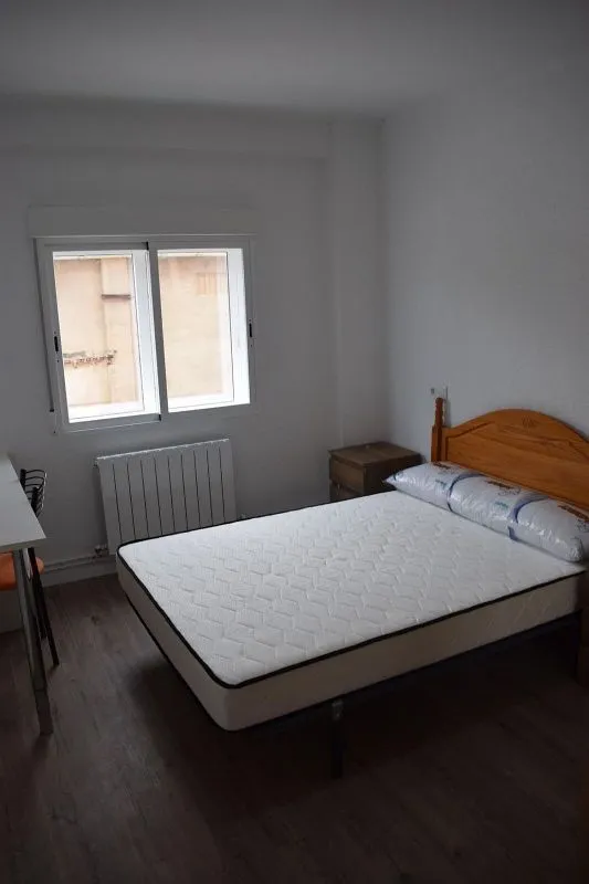 Chambres - Reformed Flat with East View in Oliver