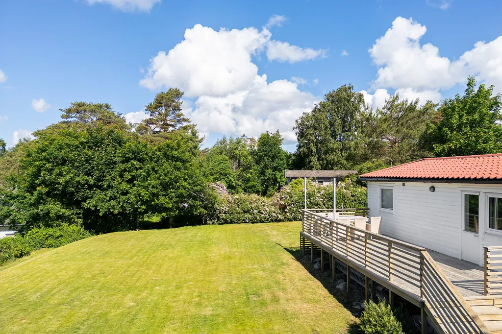 Aed - 1-Storey Villa with Garden in Åsa